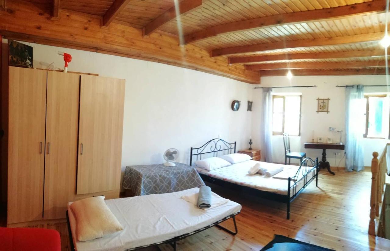 Country Traditional House In Corfu Village, Greece Sinarades Luaran gambar