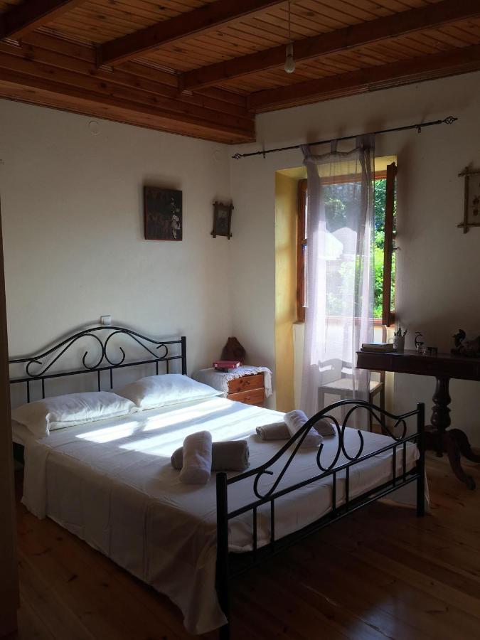 Country Traditional House In Corfu Village, Greece Sinarades Luaran gambar