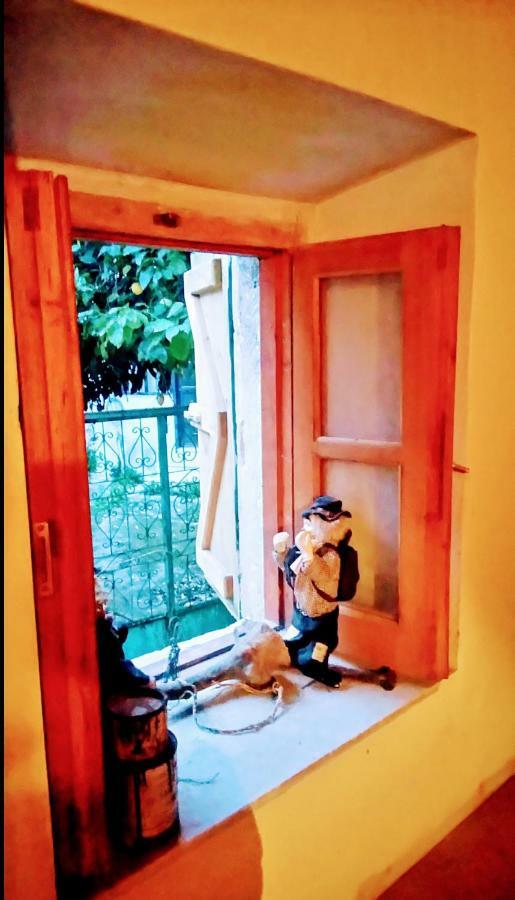 Country Traditional House In Corfu Village, Greece Sinarades Luaran gambar