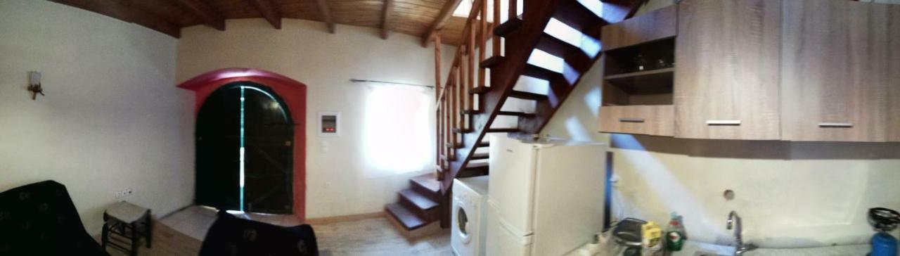 Country Traditional House In Corfu Village, Greece Sinarades Luaran gambar