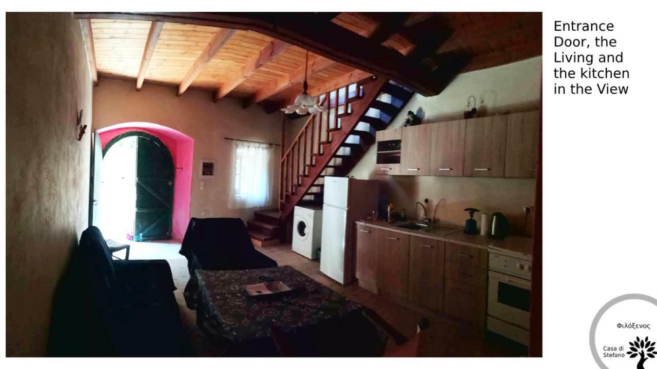 Country Traditional House In Corfu Village, Greece Sinarades Luaran gambar
