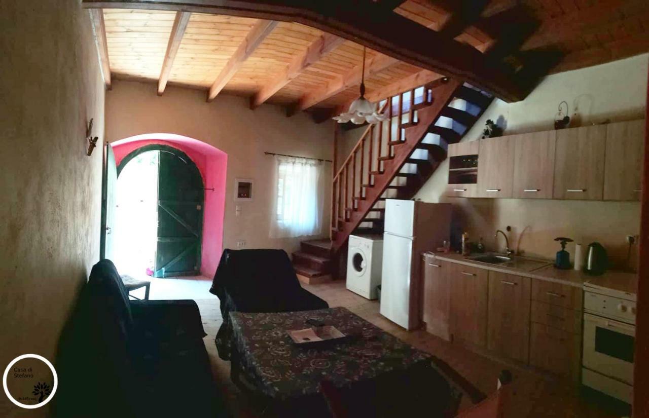 Country Traditional House In Corfu Village, Greece Sinarades Luaran gambar